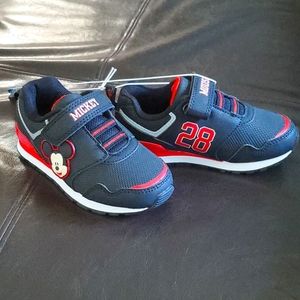 Harper Canyon Disney toddler sneaker size 9T